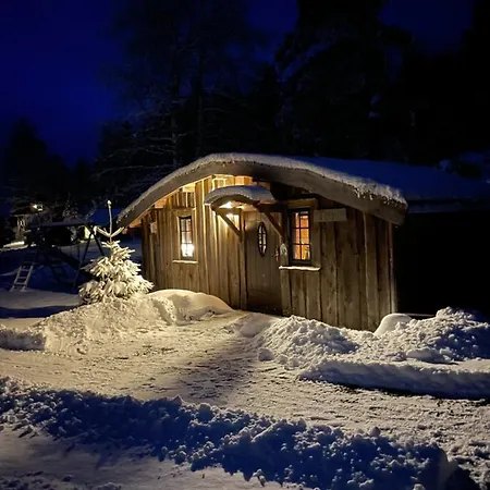 Деревянный коттедж Mikrohyttene Moen Ranch
